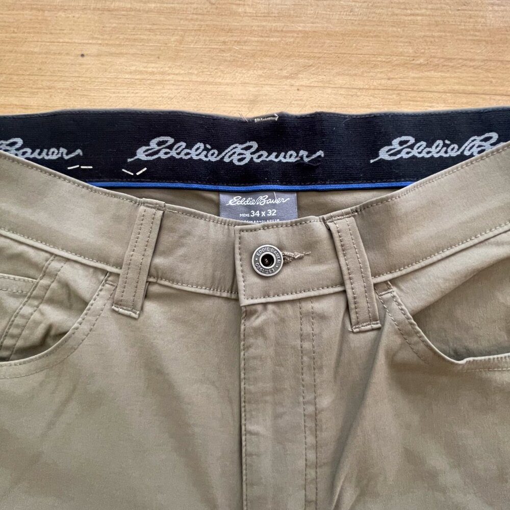 Eddie Bauer Men's Tech Pant - Two-Way Stretch, Elastic Waistband (Tan)